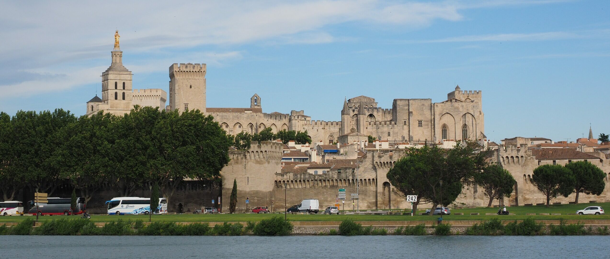 ville avignon proximite camping